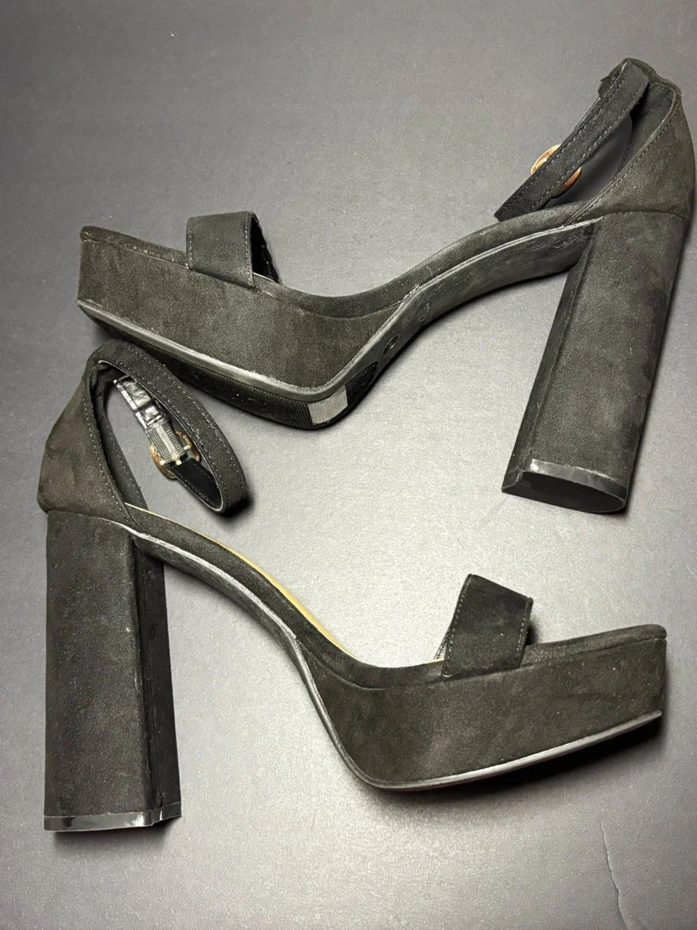 BRAND NEW! Never worn Black Suede Platform Heels🖤 cute n comfy!
